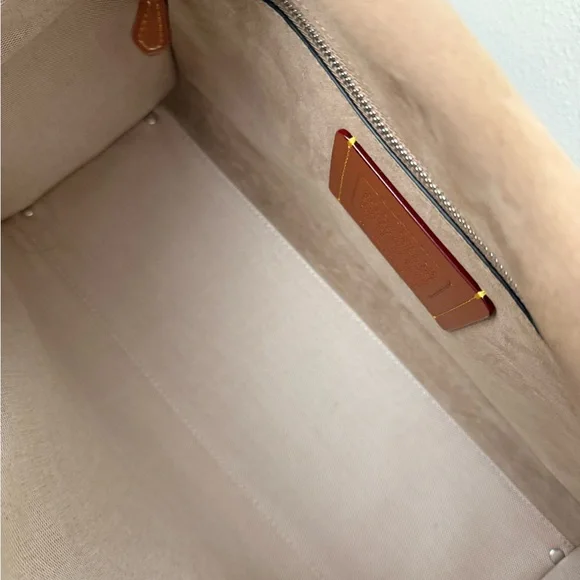 Coach Tabby 36 cargo bag - Picture 9 of 13